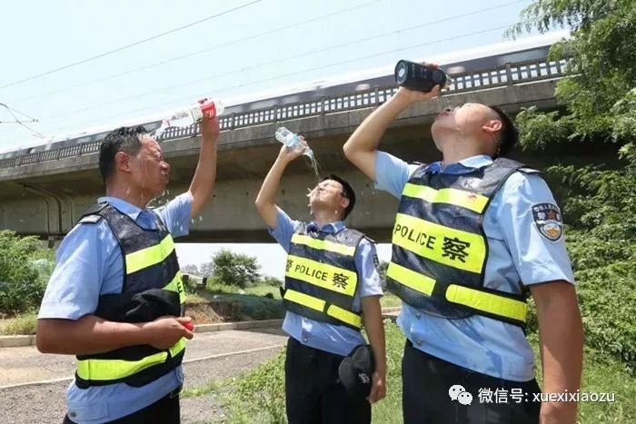 警方遭遇袭扰事件，职责与公众安全的双重考验