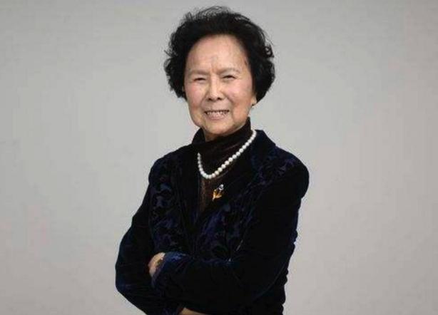 张艺谋家庭与艺术交融之美，夫妇携儿女现身展示家庭之美