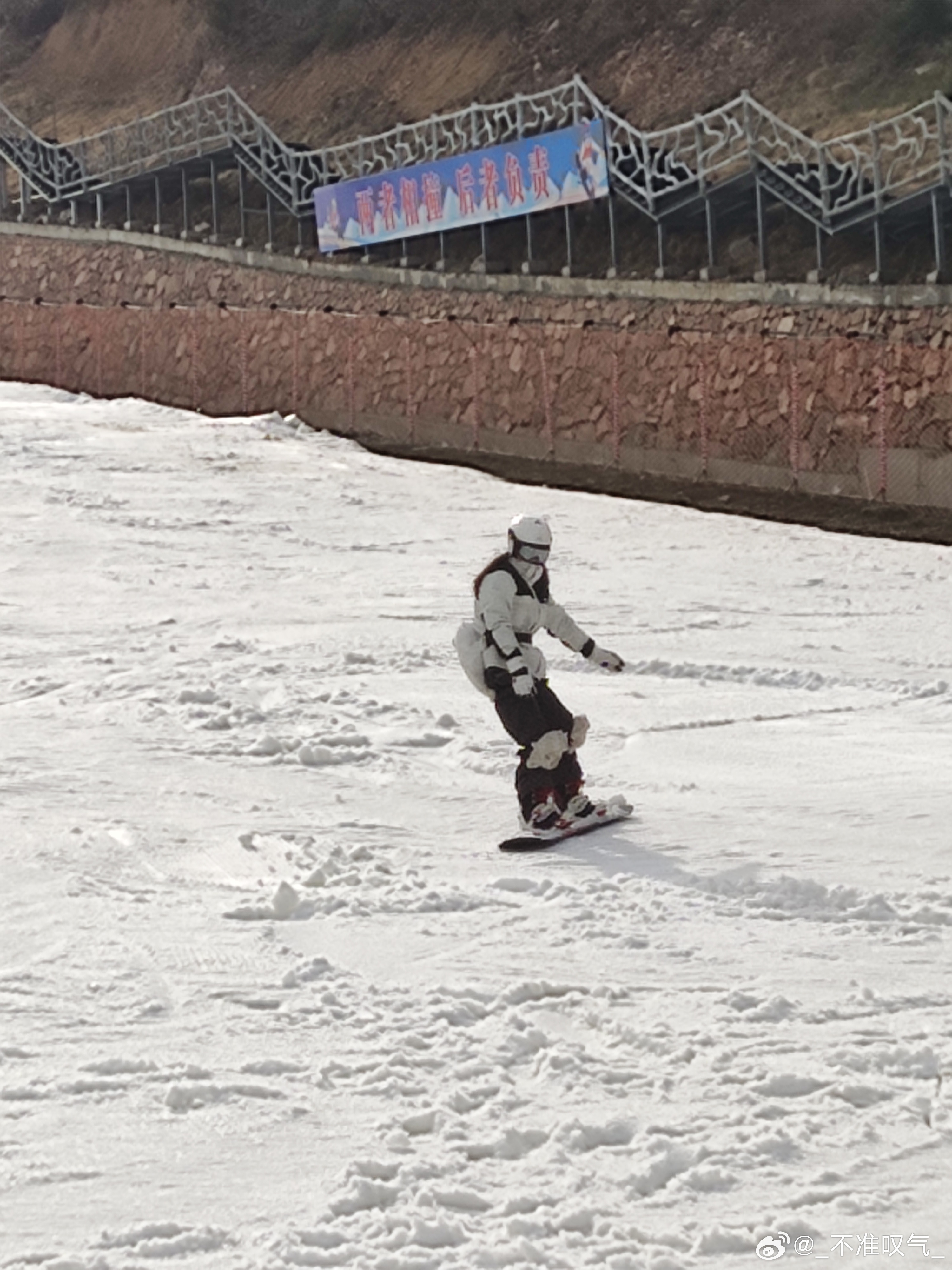 哈尔滨偶遇，滑雪大帅哥与公主抱的浪漫瞬间