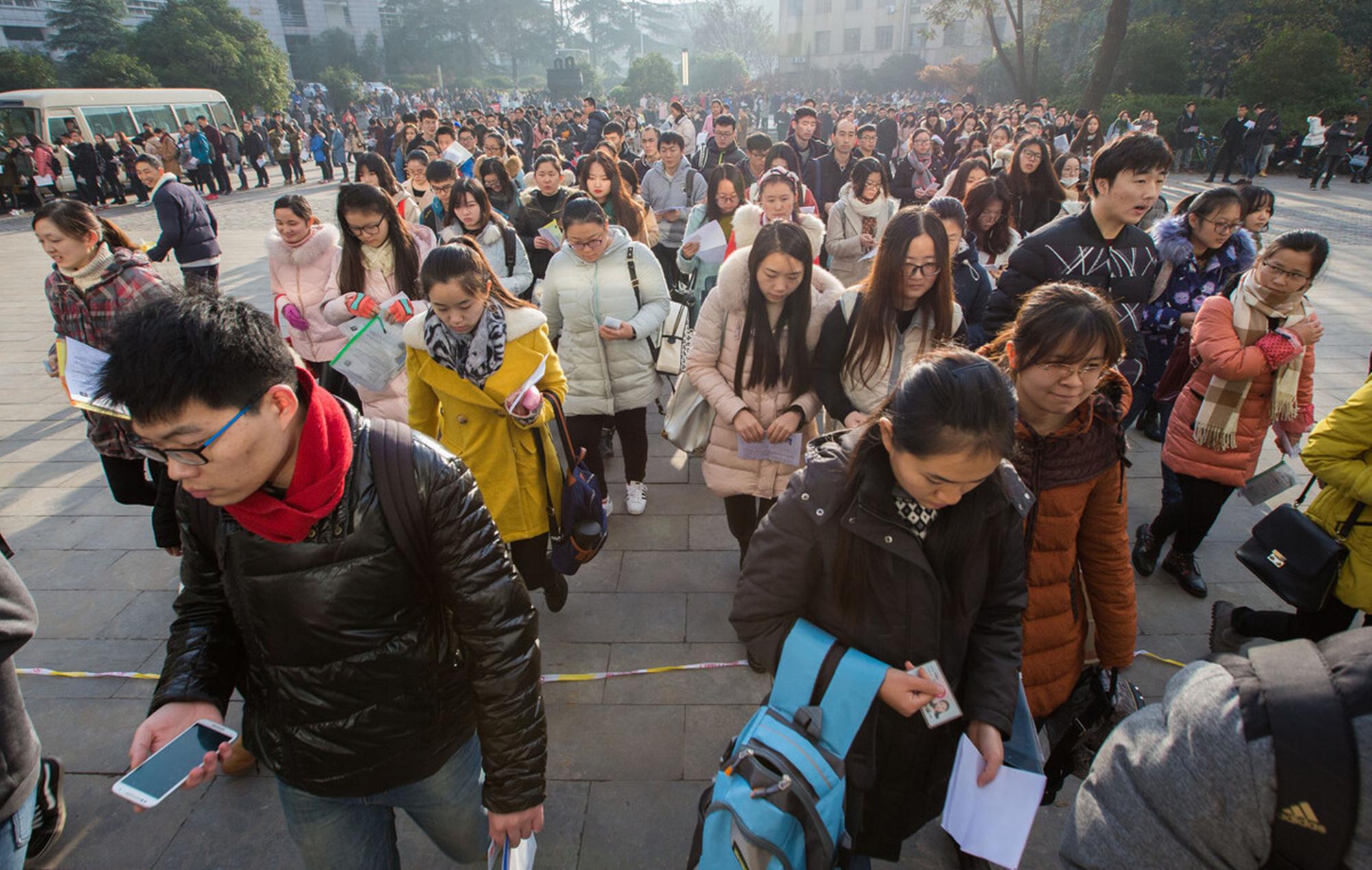 近年公务员报考趋势，从热潮到理性选择的转变