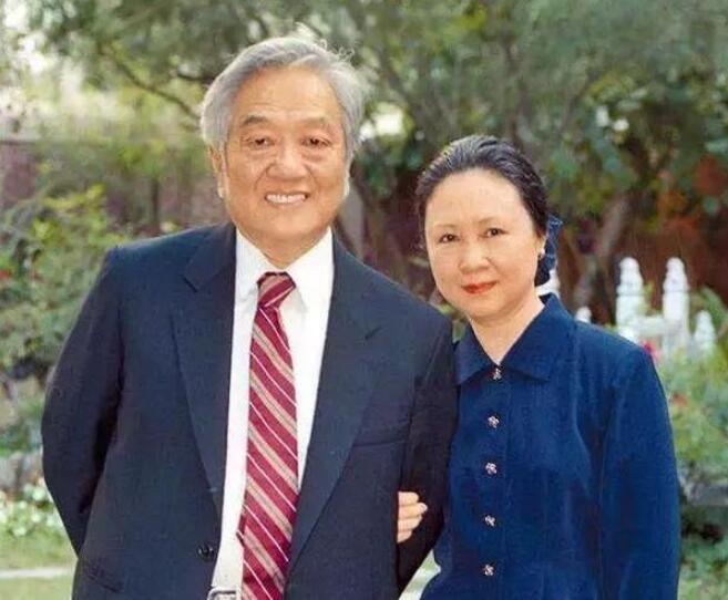 琼瑶离去，家人沉默中的哀悼