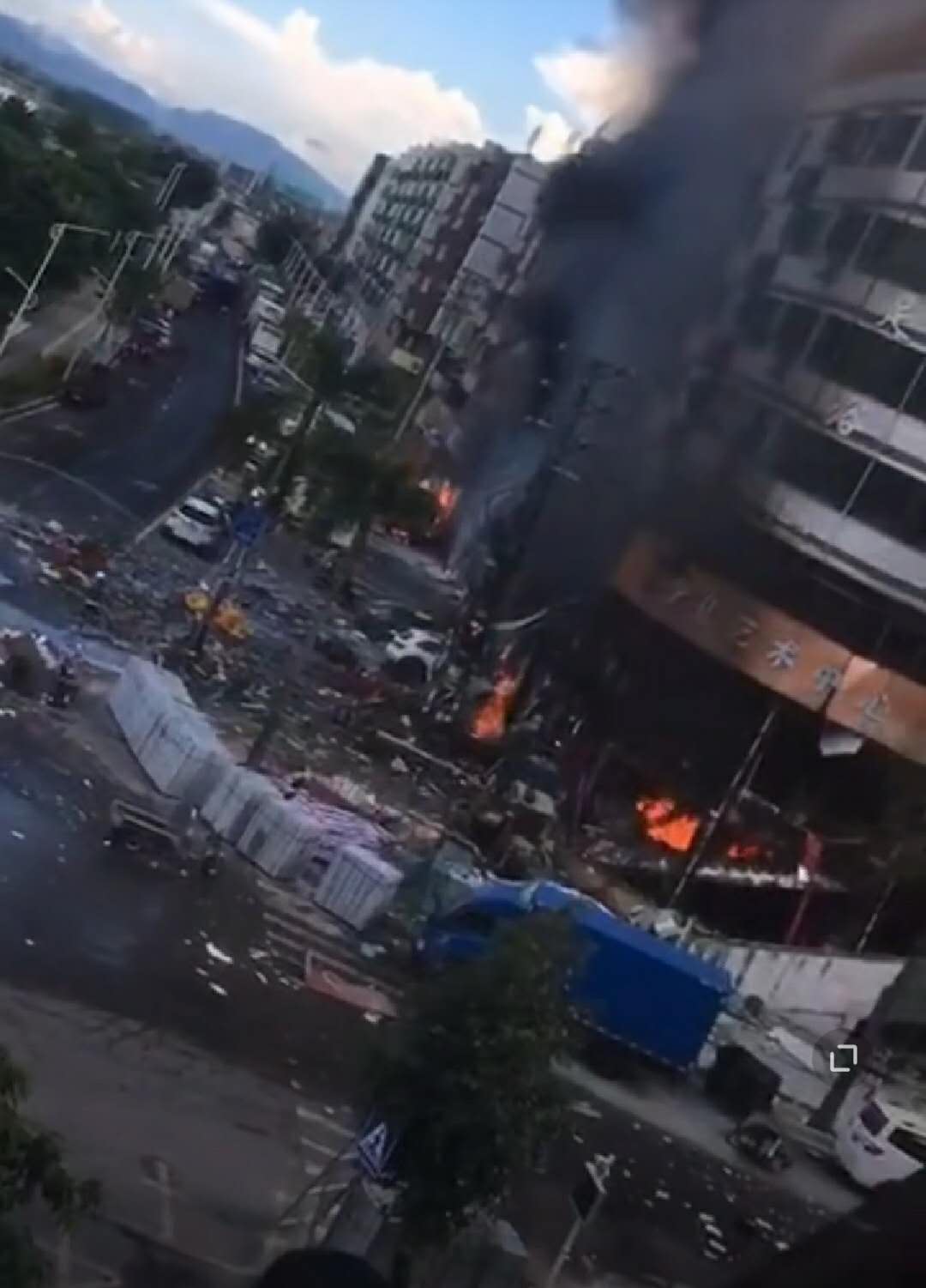 深圳住宅楼爆炸致一人死亡，事故原因调查及反思引发关注