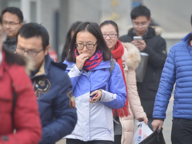 公务员资格审查详解，地点及流程解析