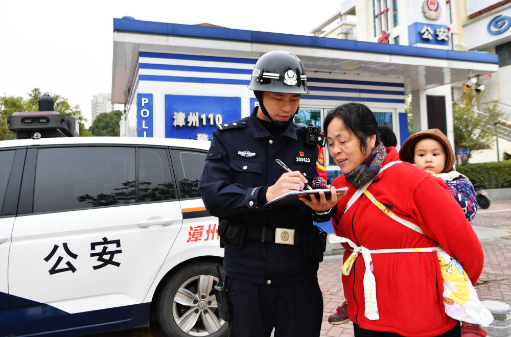 新时代警察故事，守护平安的坚实力量