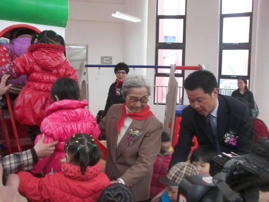 震后呼唤，她的新年愿望与话筒之力