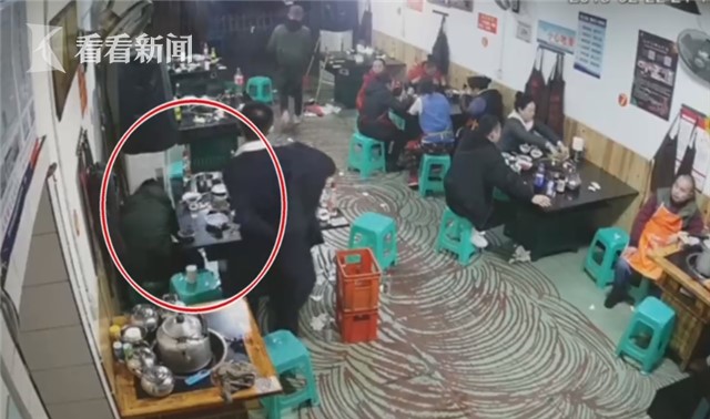 成都火锅店后厨员工小便事件曝光，管理漏洞及应对策略探究