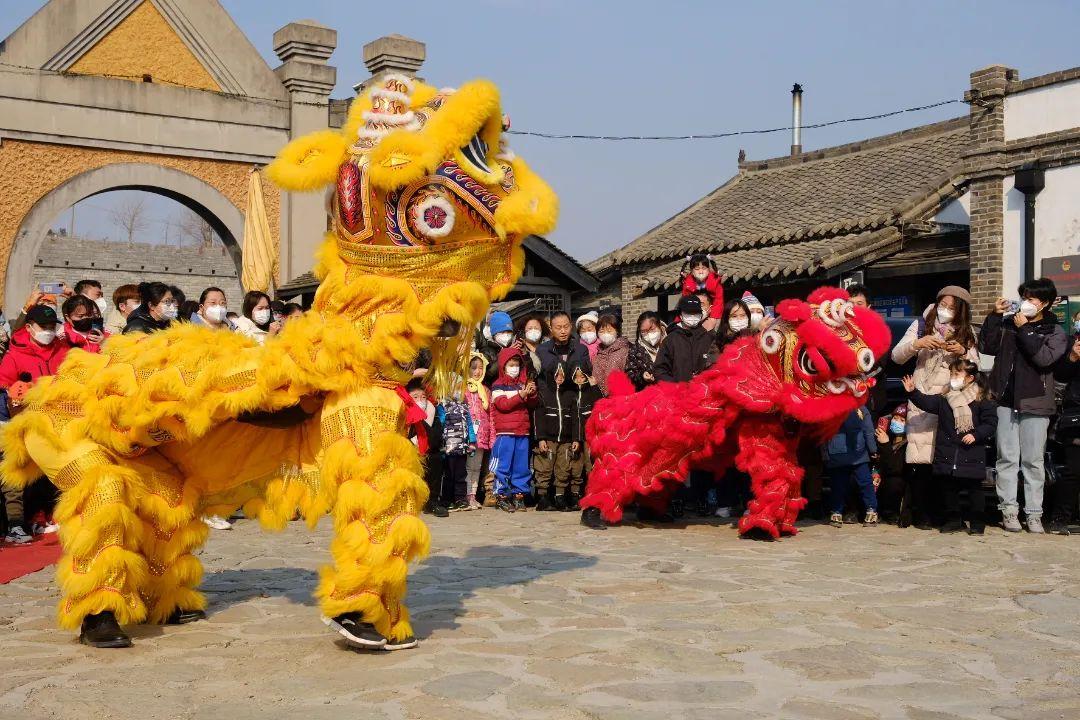 辽宁女神形象花灯引发争议，传统与现代的审美碰撞