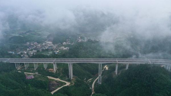 陈梦，轻舟已过万重山