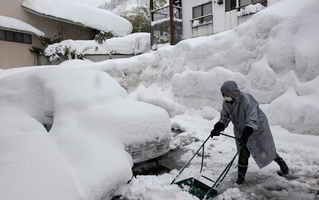 日本遭遇罕见灾害级大雪，影响深远广泛