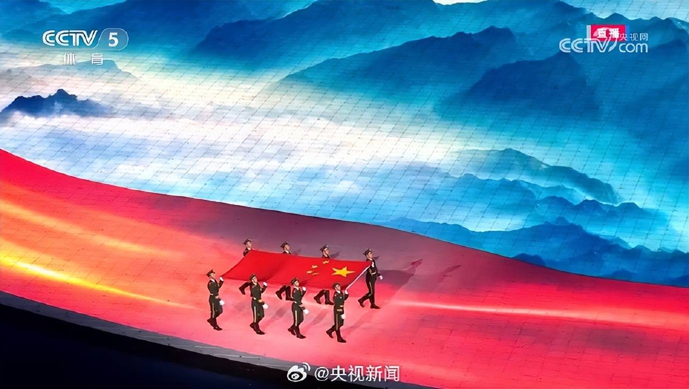 五星红旗入场，视听盛宴中的深情告白，我爱中国！